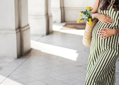 Lato vs ciąża – jak się ubierać?